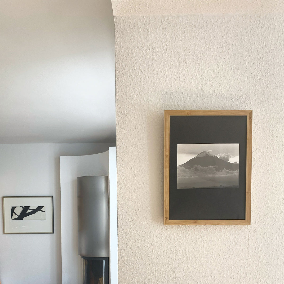 Ecofray Bold 30x40cm Bilderrahmen Bambus mit Schwarzweissdruck und schwarzem Passepartout