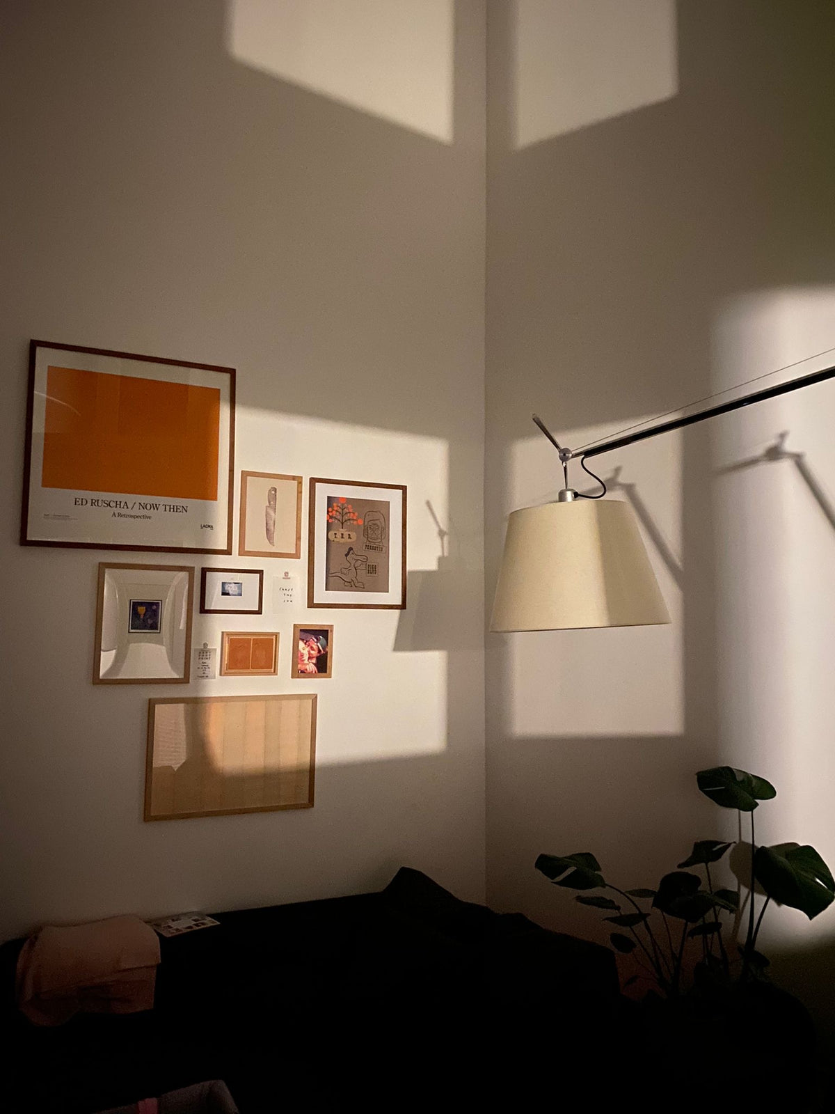 Bilderrahmen-Gallerie im Licht-Schatten Kontrast