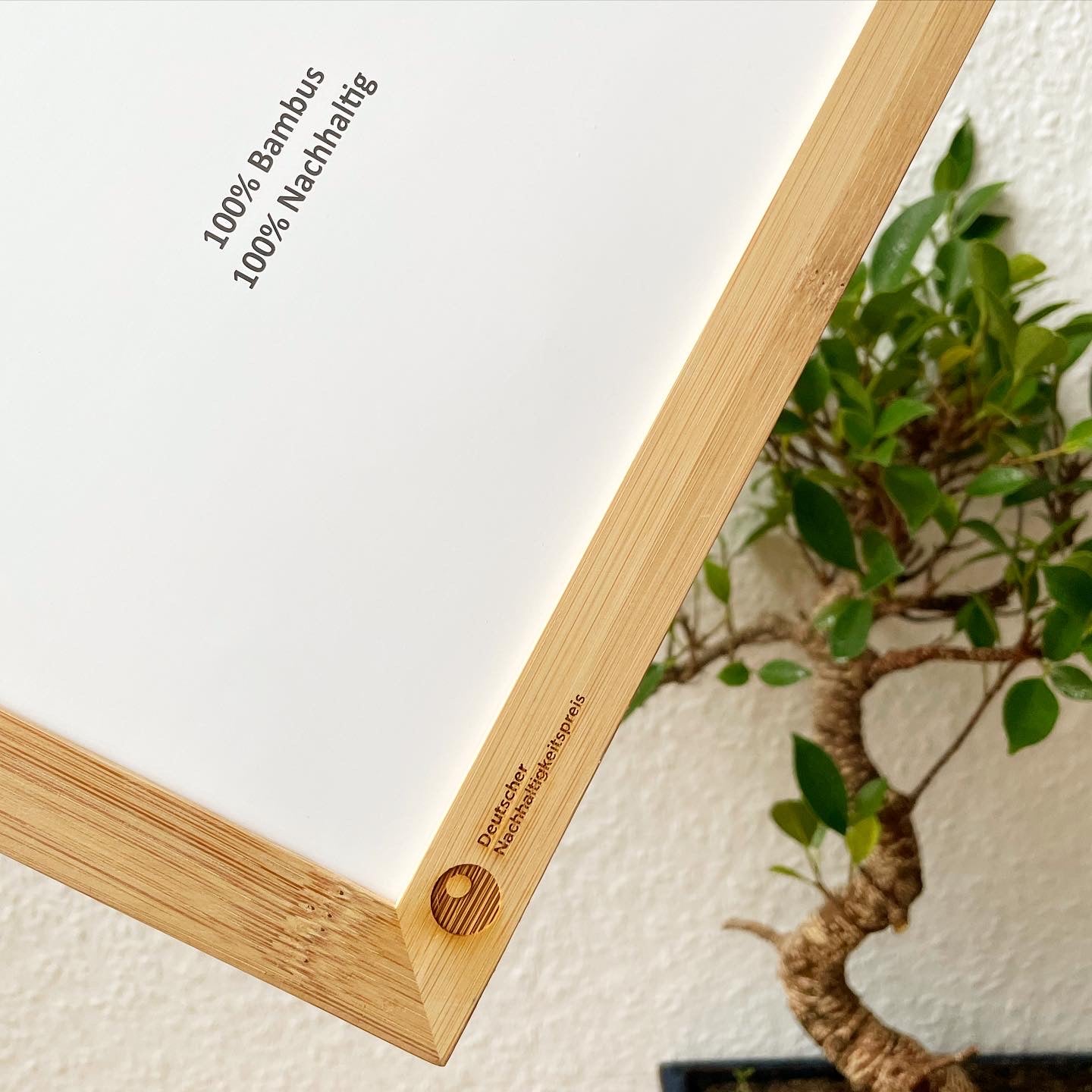 Nachhaltiger Bambus Bilderrahmen mit personalisierter Logo-Gravur für den Deutschen Nachhaltigkeitspreis